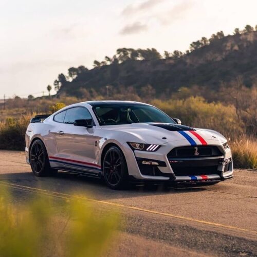 FORD MUSTANG